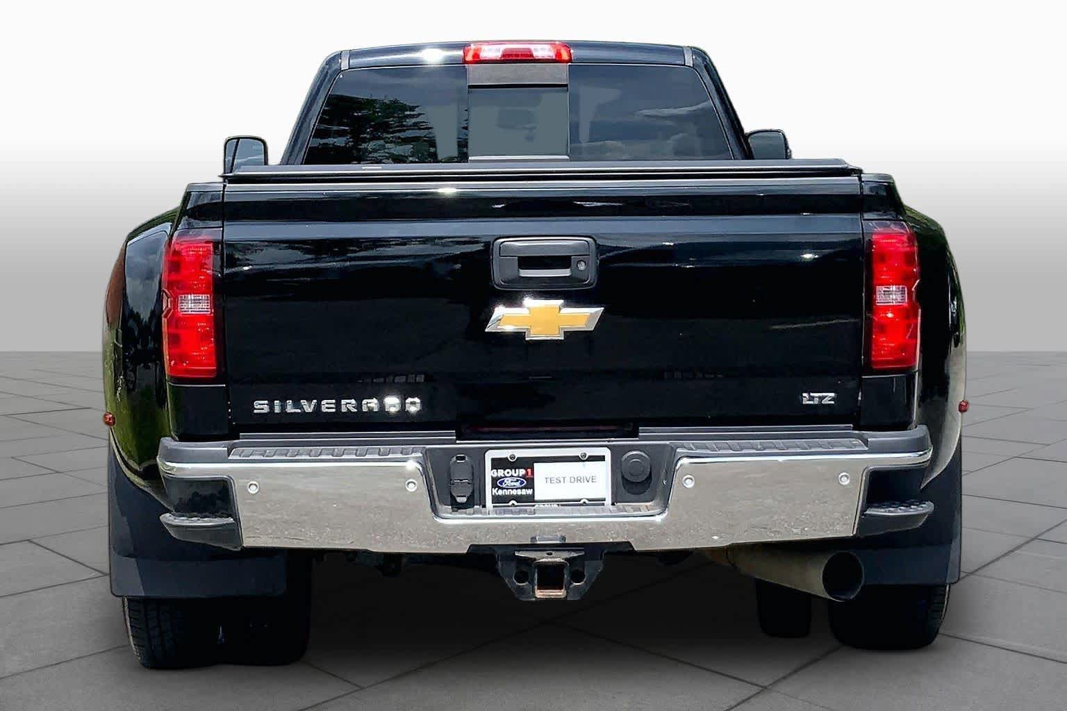 Used 2015 Chevrolet Silverado 3500 LTZ AWD/4WD image 4
