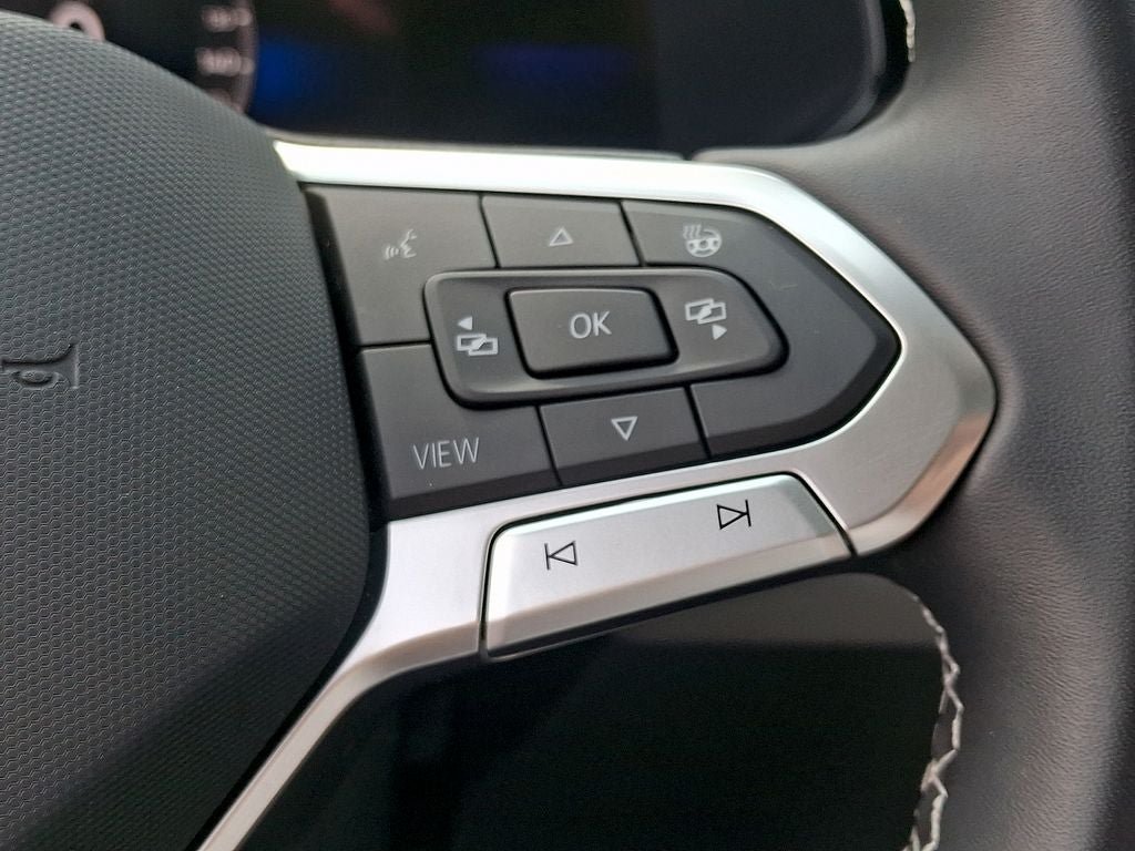 Certified 2023 Volkswagen Taos SE w/ Panoramic Sunroof Package AWD/4WD image 22