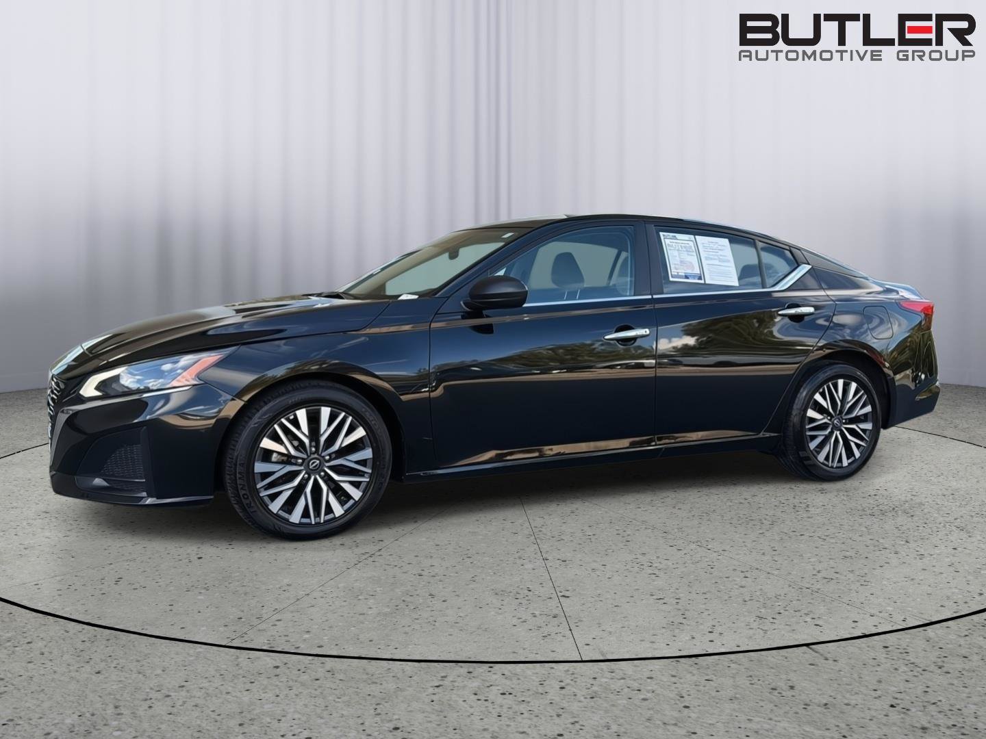 Used 2025 Nissan Altima 2.5 SV FWD image 3