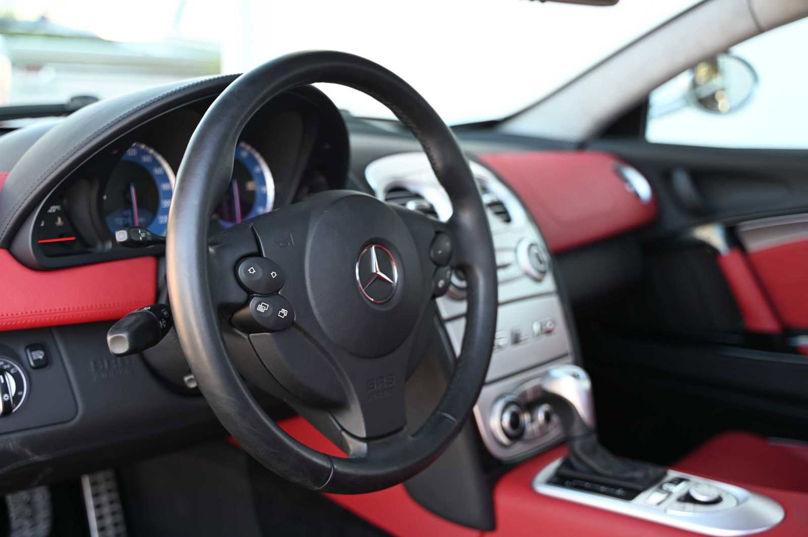 Used 2006 Mercedes-Benz SLR COUPE 2D image 18