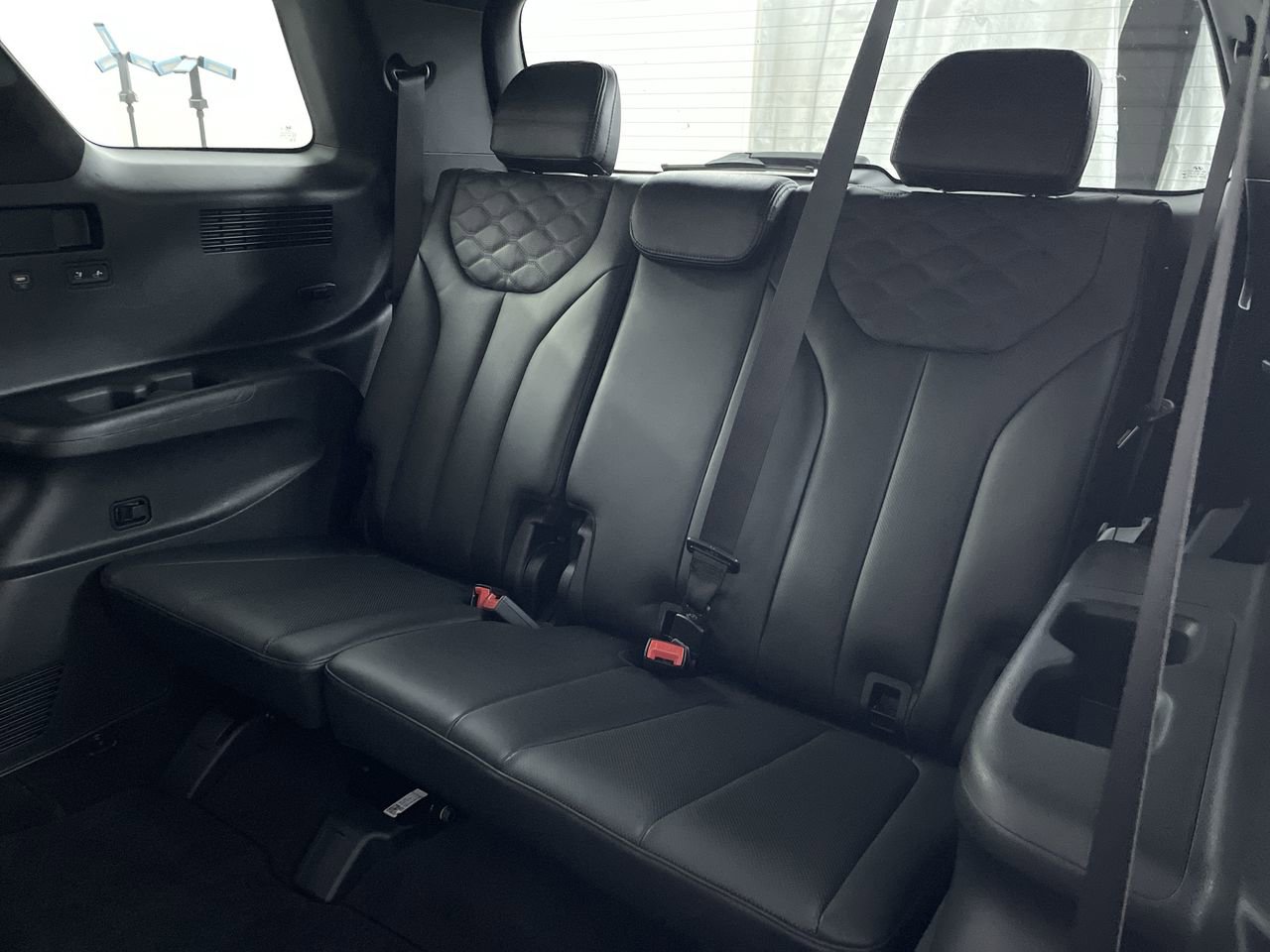 Used 2021 Hyundai Palisade Calligraphy image 24