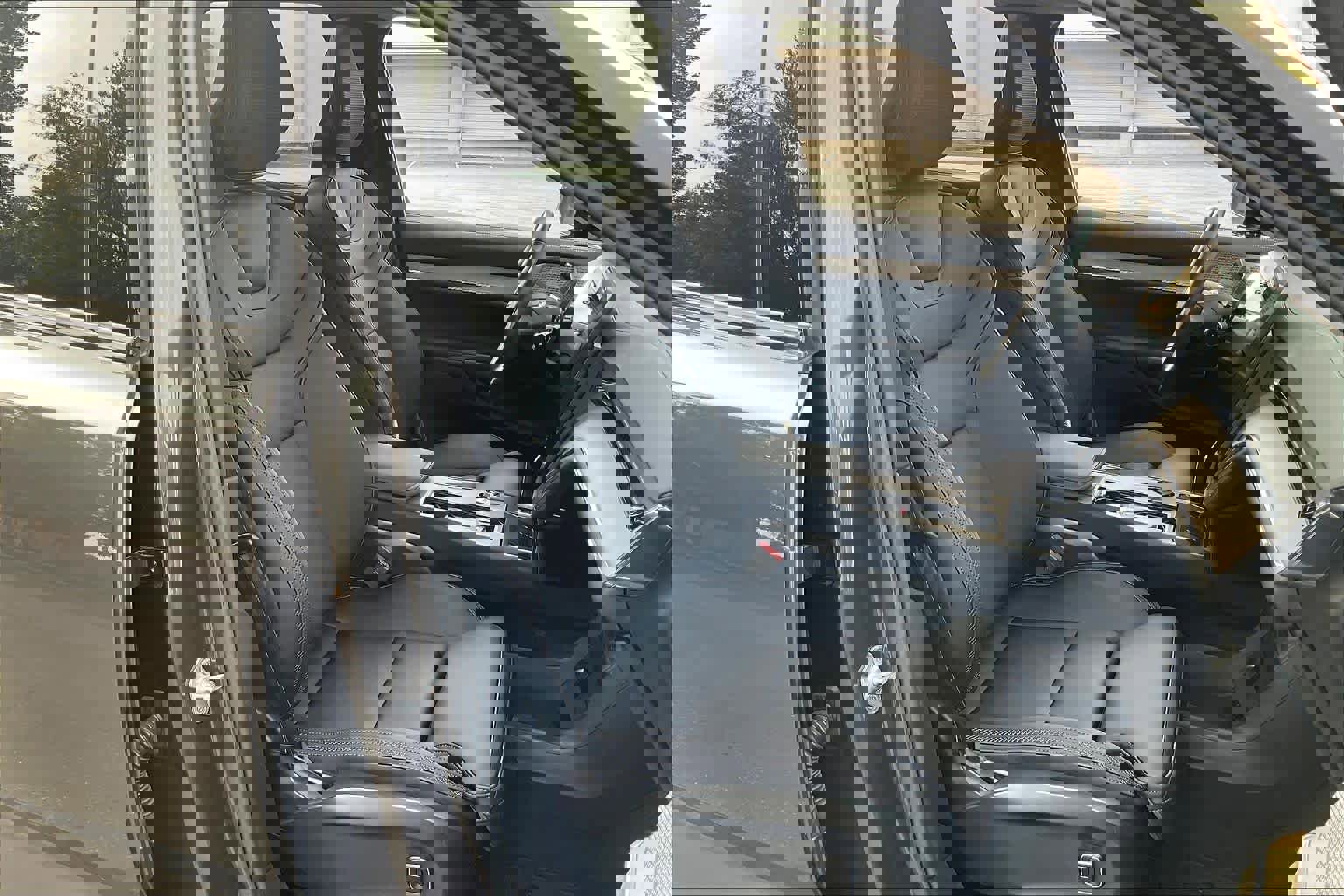 Used 2025 Volvo EX90 Ultra image 10