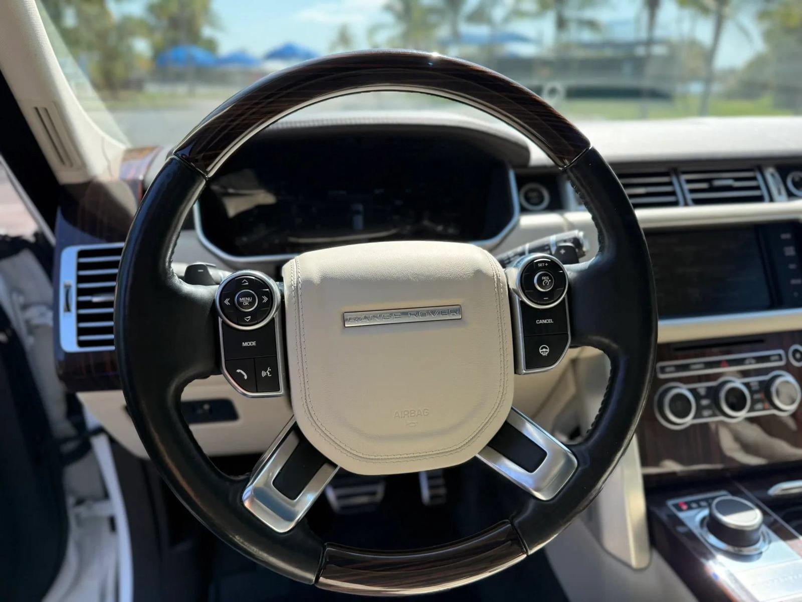 Used 2015 Land Rover Range Rover Long Wheelbase Supercharged AWD/4WD image 33