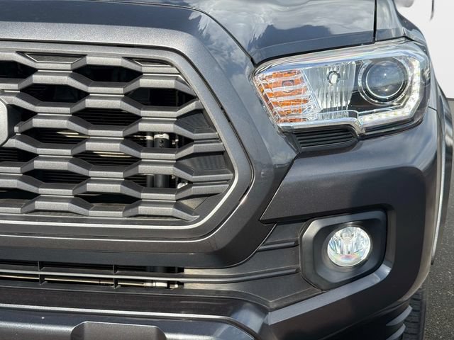 Used 2022 Toyota Tacoma TRD Sport w/ Technology Package RWD image 9