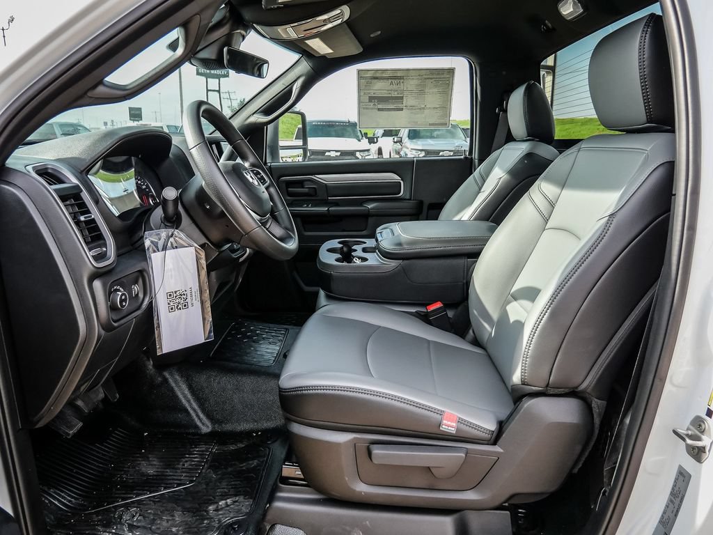 New 2026 RAM 4500 Tradesman AWD/4WD image 33
