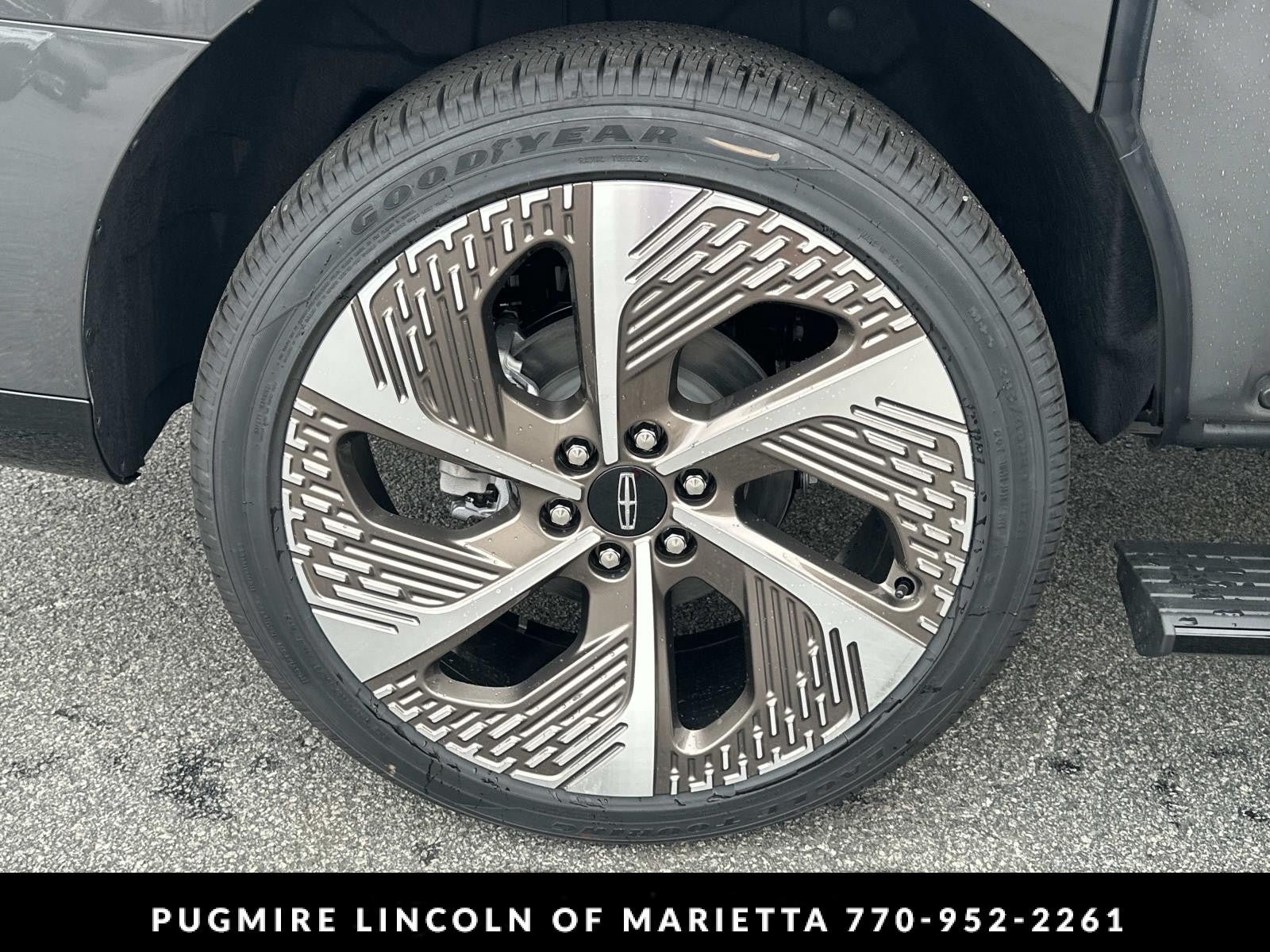 New 2027 Lincoln Navigator L Black Label AWD/4WD image 17