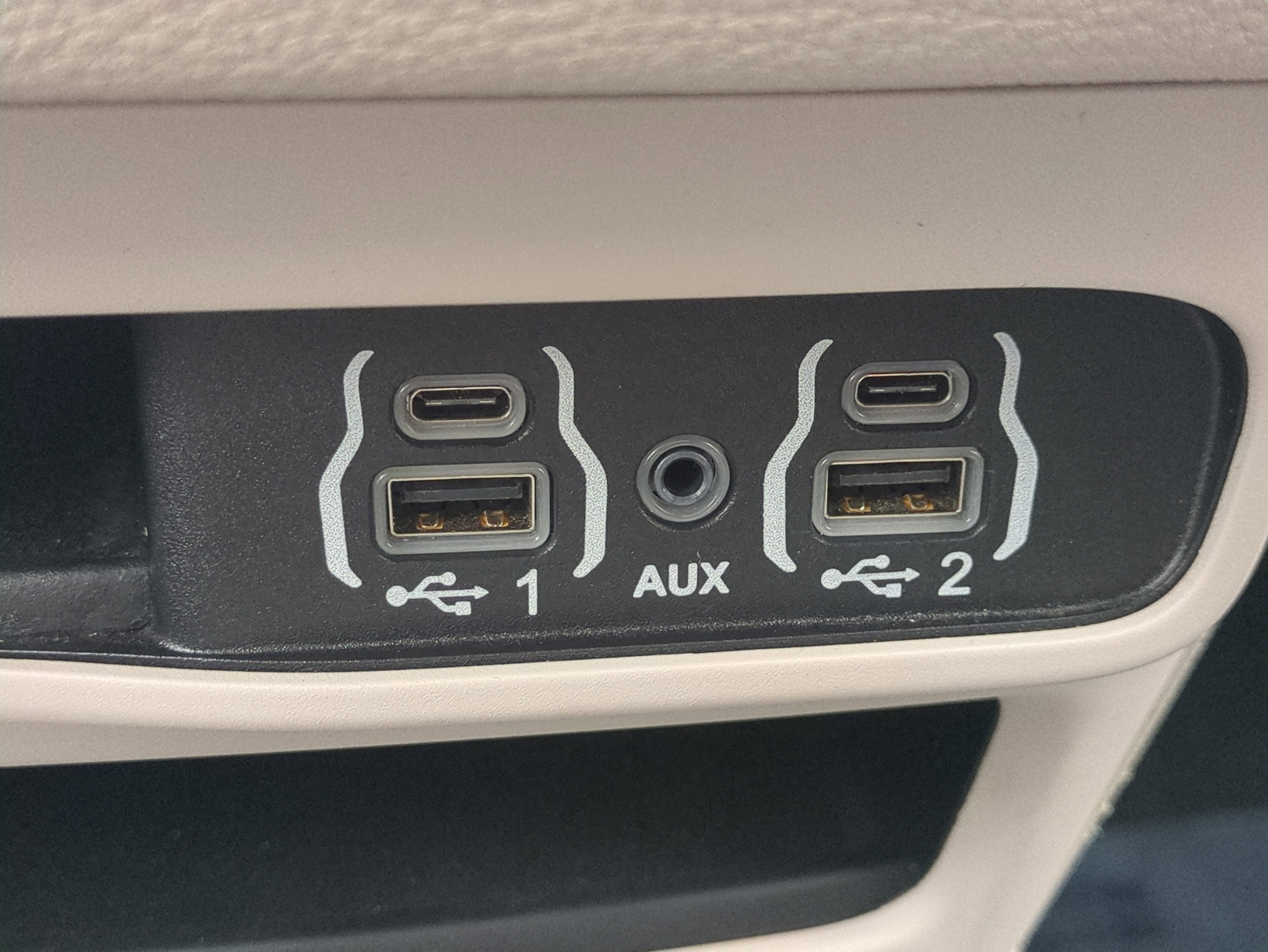 Certified 2024 Chrysler Pacifica Select image 24