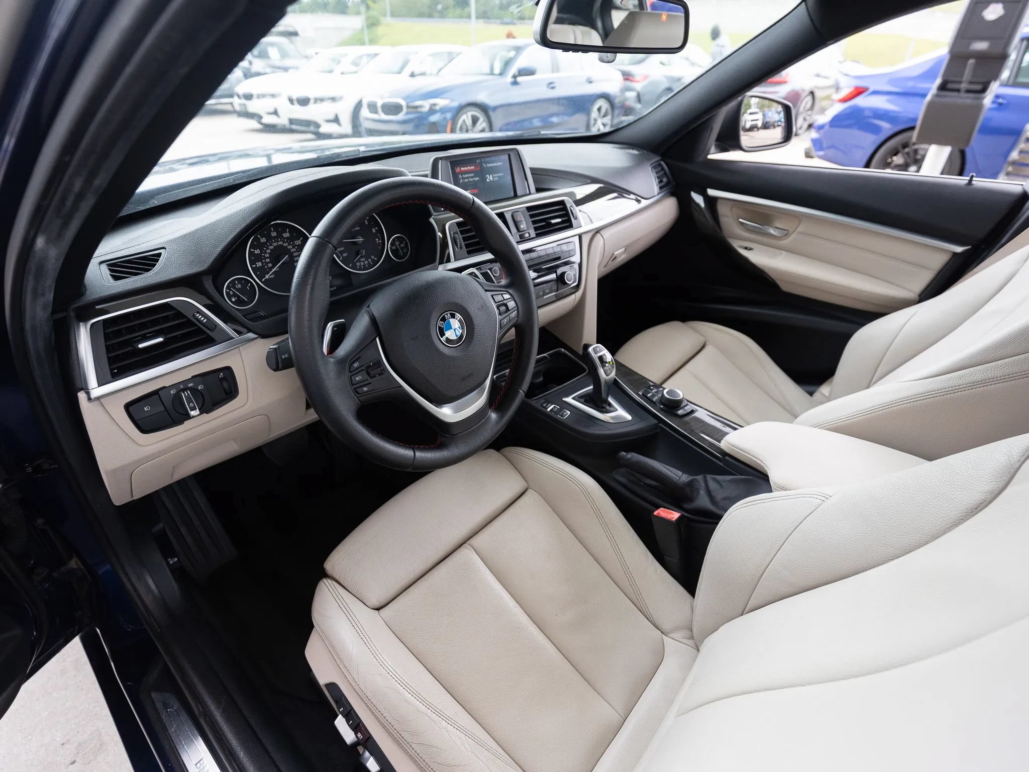 Used 2018 BMW 330i Sedan RWD image 18
