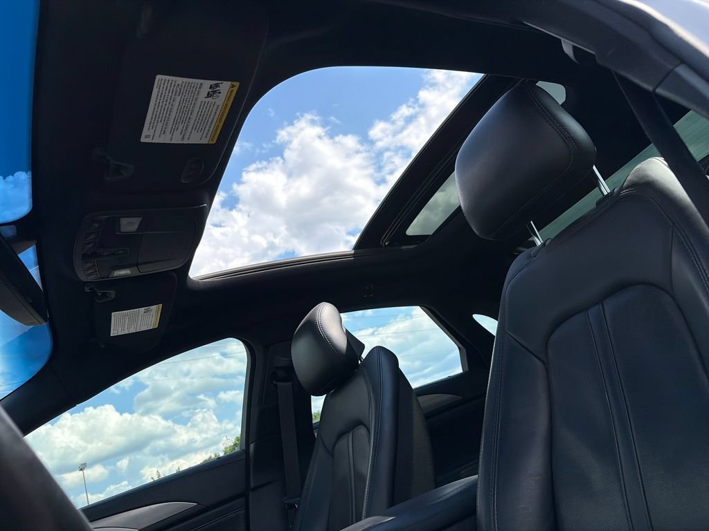 Used 2017 Lincoln MKZ Reserve w/ Luxury Package AWD/4WD image 24