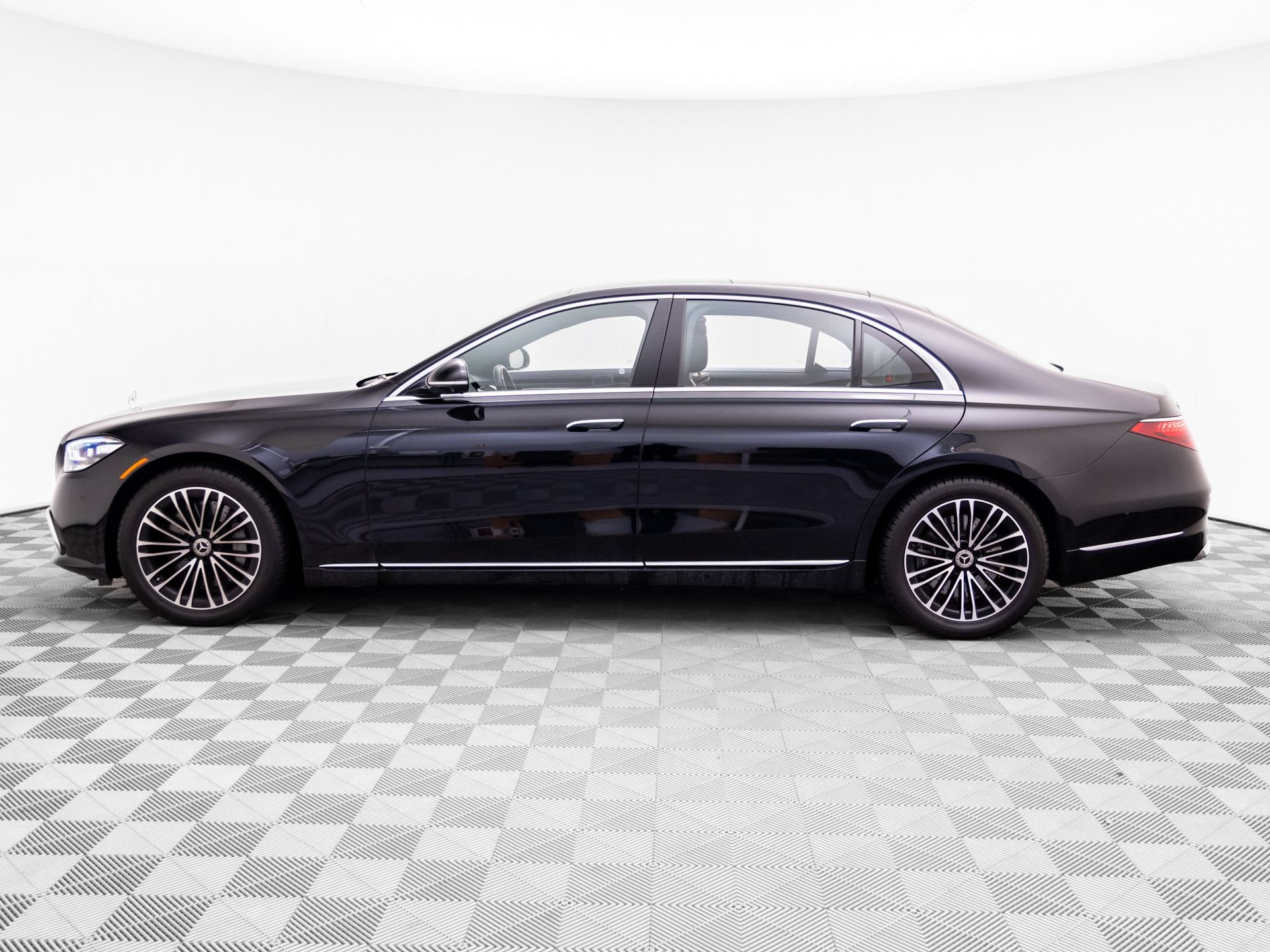 Used 2021 Mercedes-Benz S 580 4MATIC Sedan video 2