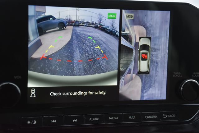 Used 2022 Nissan Pathfinder Platinum w/ Cargo Package AWD/4WD image 4