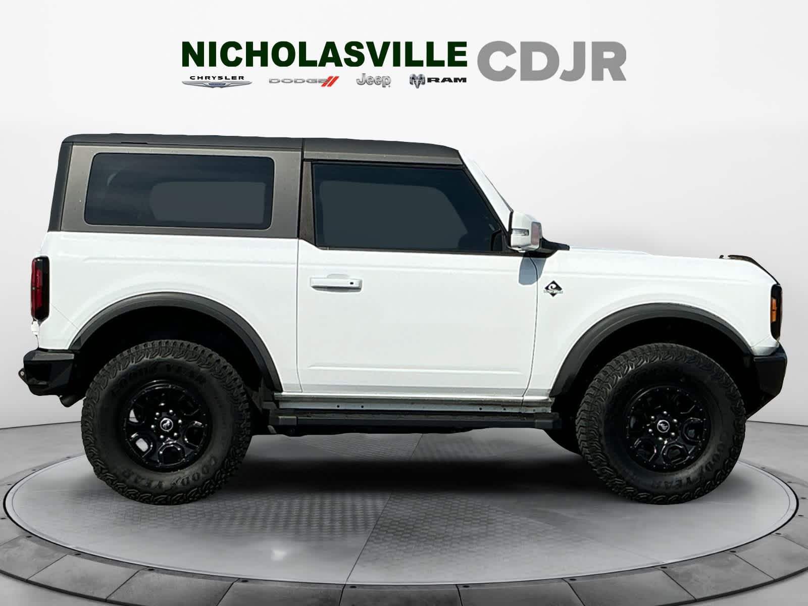 Used 2023 Ford Bronco Outer Banks w/ Sasquatch Package AWD/4WD image 6