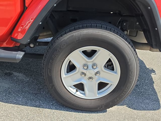 Used 2023 Jeep Gladiator Sport AWD/4WD image 6