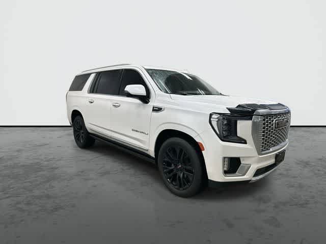 Used 2021 GMC Yukon XL Denali w/ Denali Premium Package RWD image 5