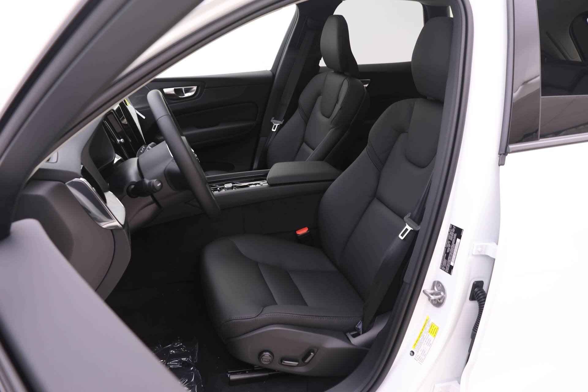 Used 2025 Volvo XC60 T8 Plus w/ Protection Package Premier image 13