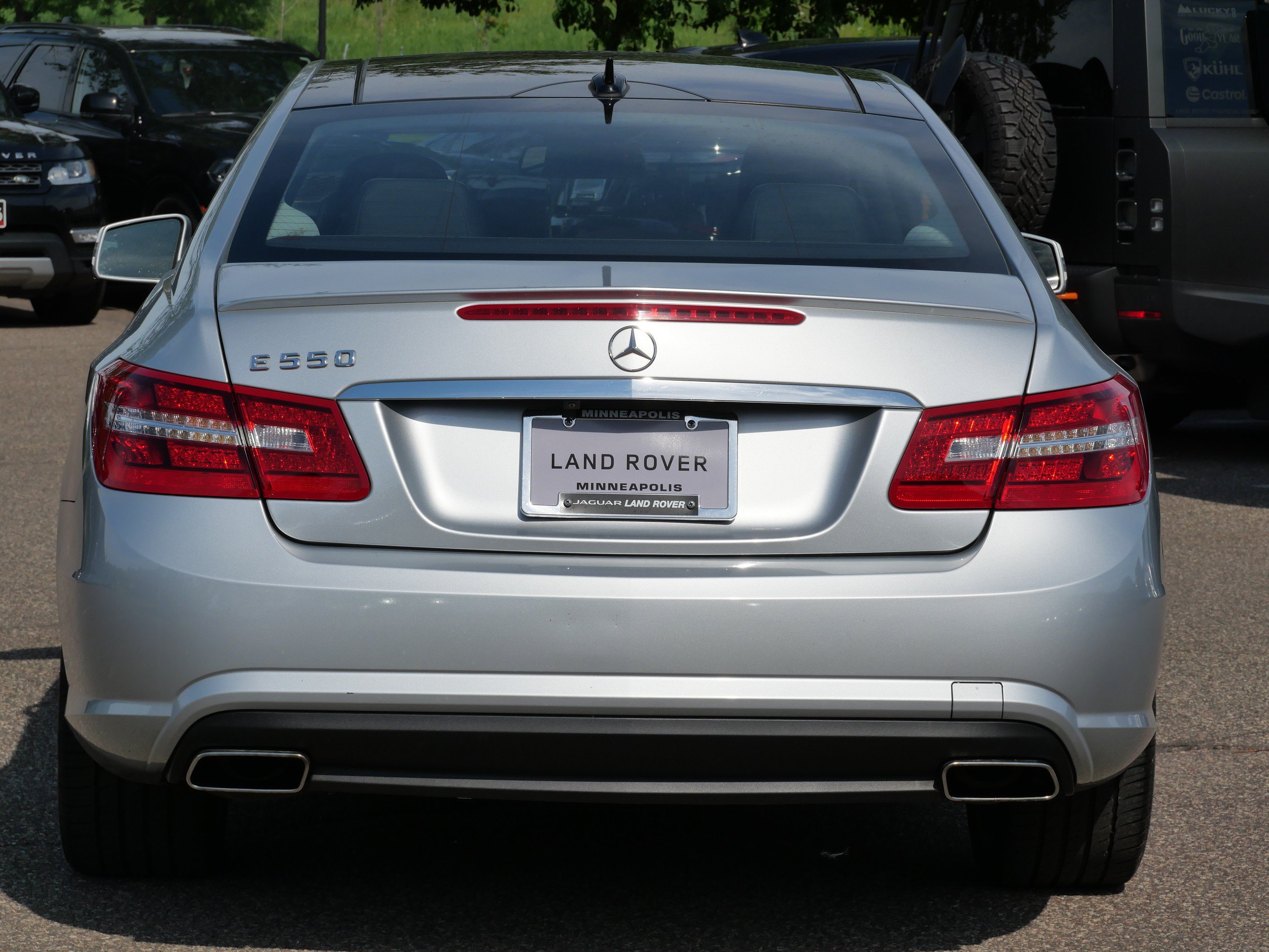 Used 2011 Mercedes-Benz E 550 Coupe image 4