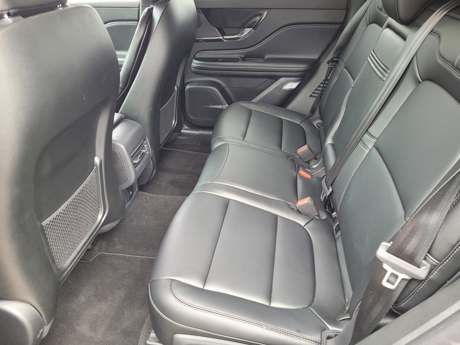 Used 2025 Lincoln Corsair FWD image 10