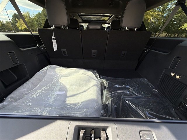 New 2025 Lincoln Navigator L Black Label image 25