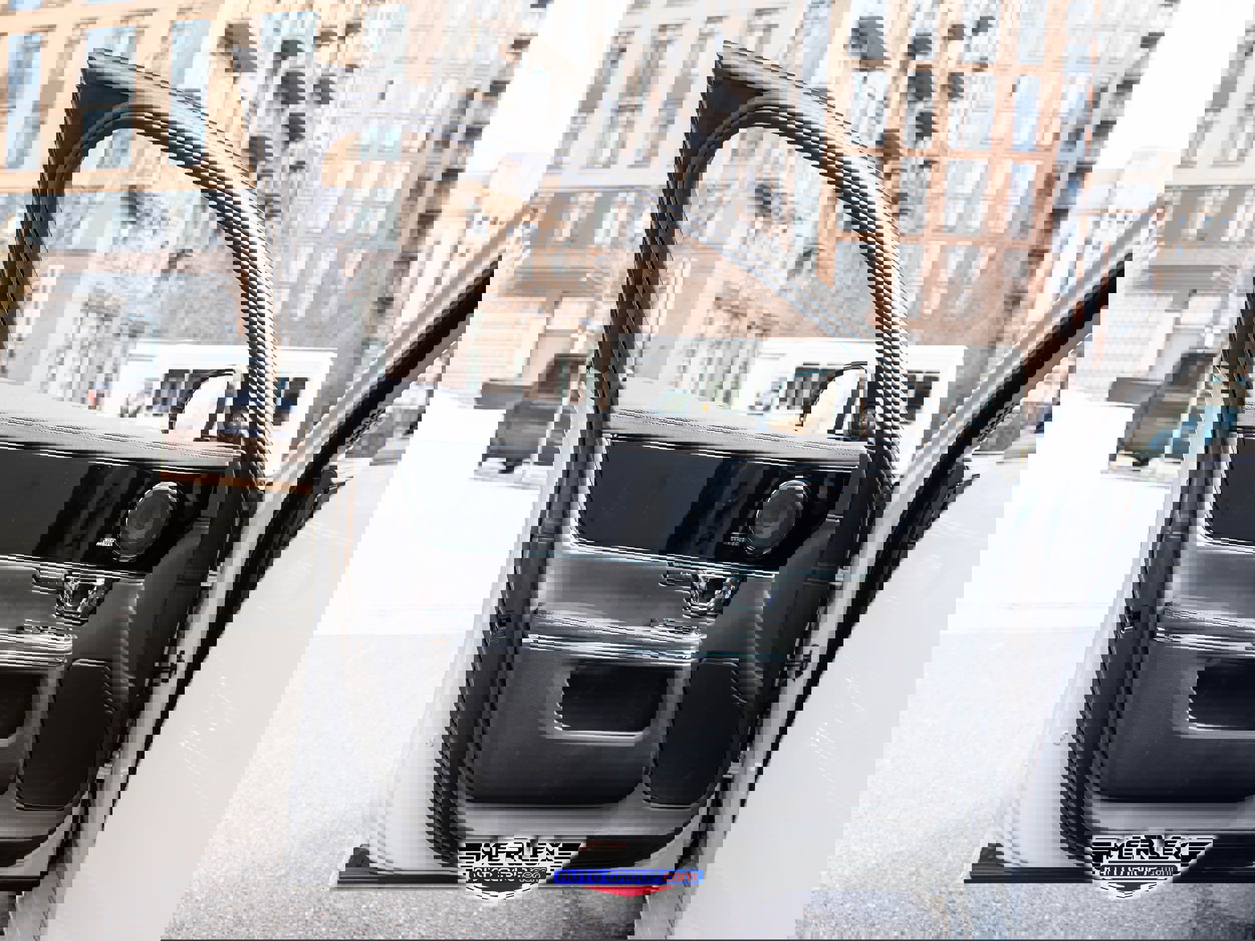 Used 2019 Jaguar XJ R-Sport image 39