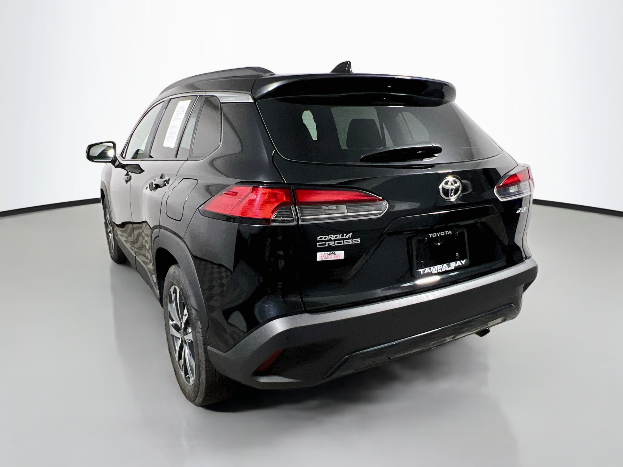 Used 2025 Toyota Corolla Cross XLE AWD/4WD image 8