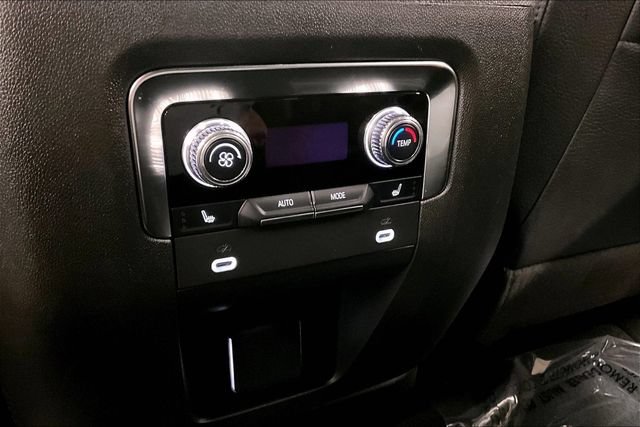 Used 2024 GMC Yukon XL Denali AWD/4WD image 34