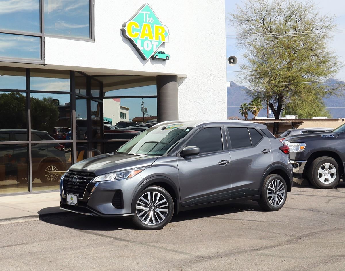 Used 2024 Nissan Kicks SV FWD image 3