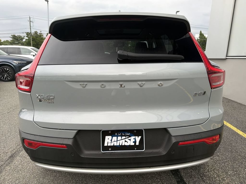 Certified 2024 Volvo XC40 B5 Plus w/ Climate Package AWD/4WD image 26