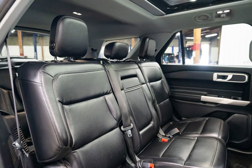 Used 2020 Ford Explorer XLT w/ Equipment Group 202A image 34