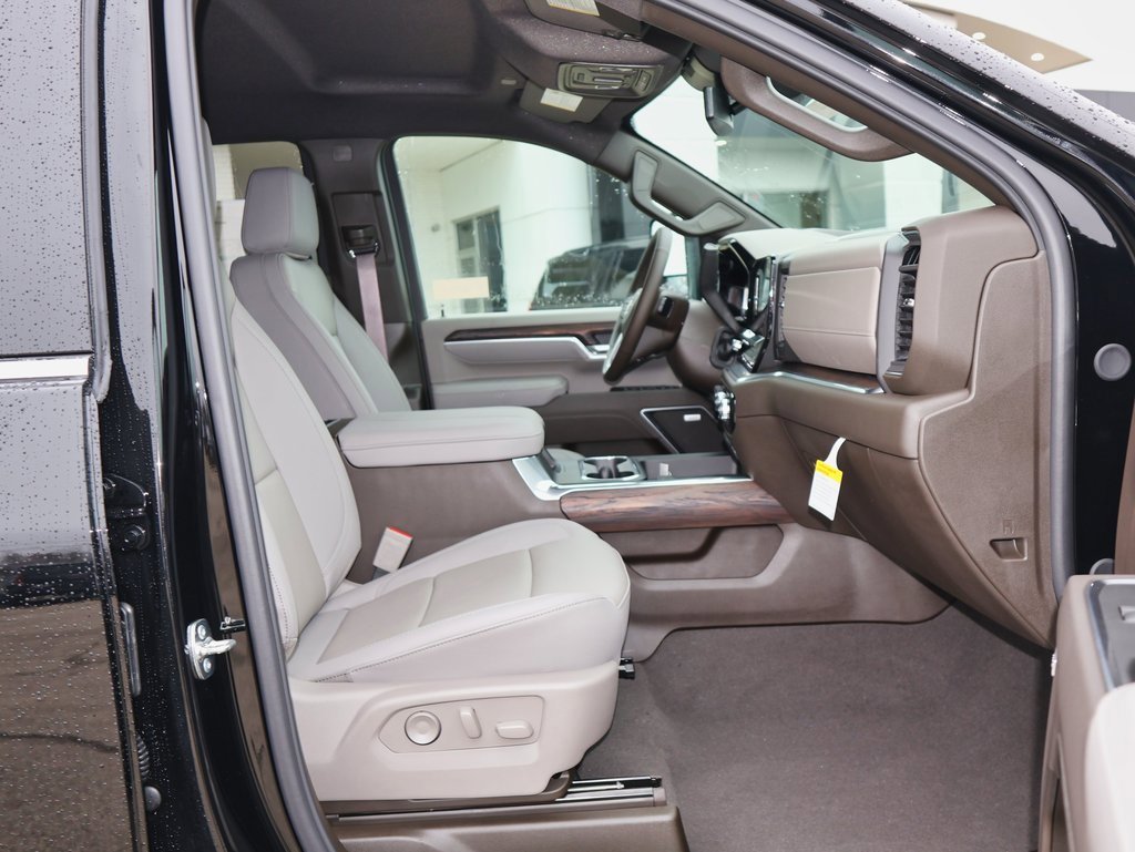 New 2026 GMC Sierra 2500 SLT w/ SLT Premium Package image 31