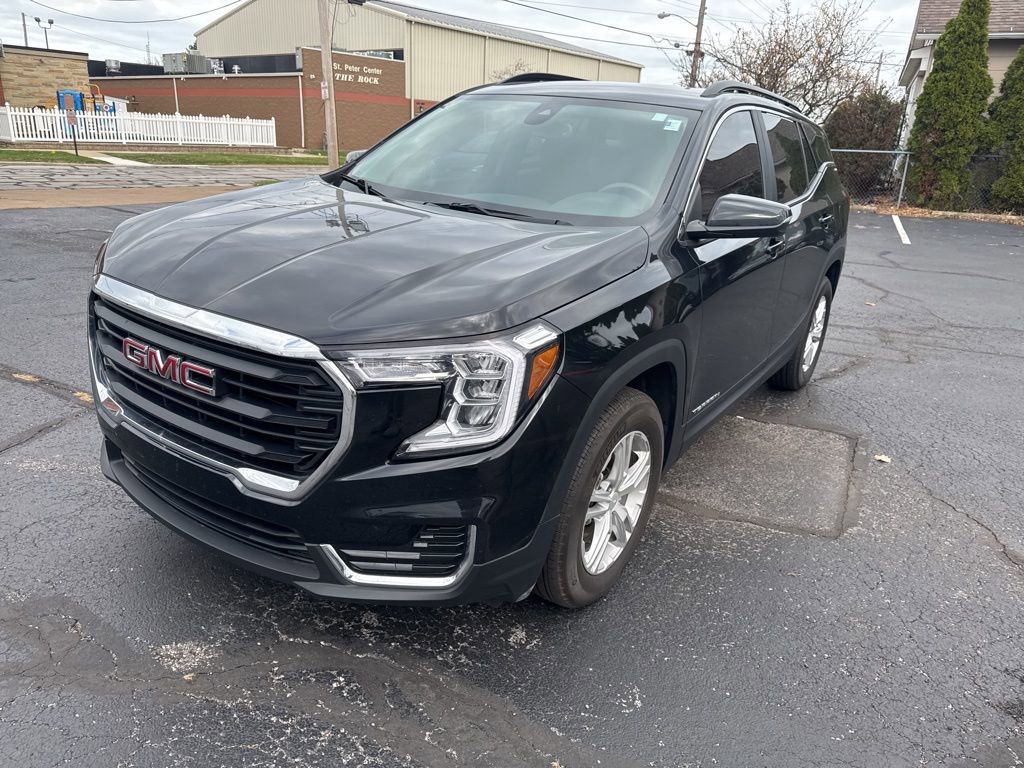 Used 2023 GMC Terrain SLE w/ Driver Convenience Package image 15