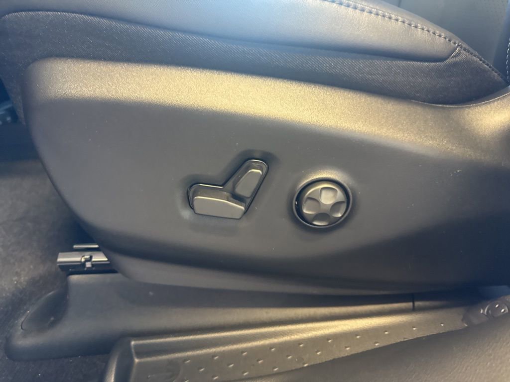 New 2026 Chrysler Voyager LX image 15