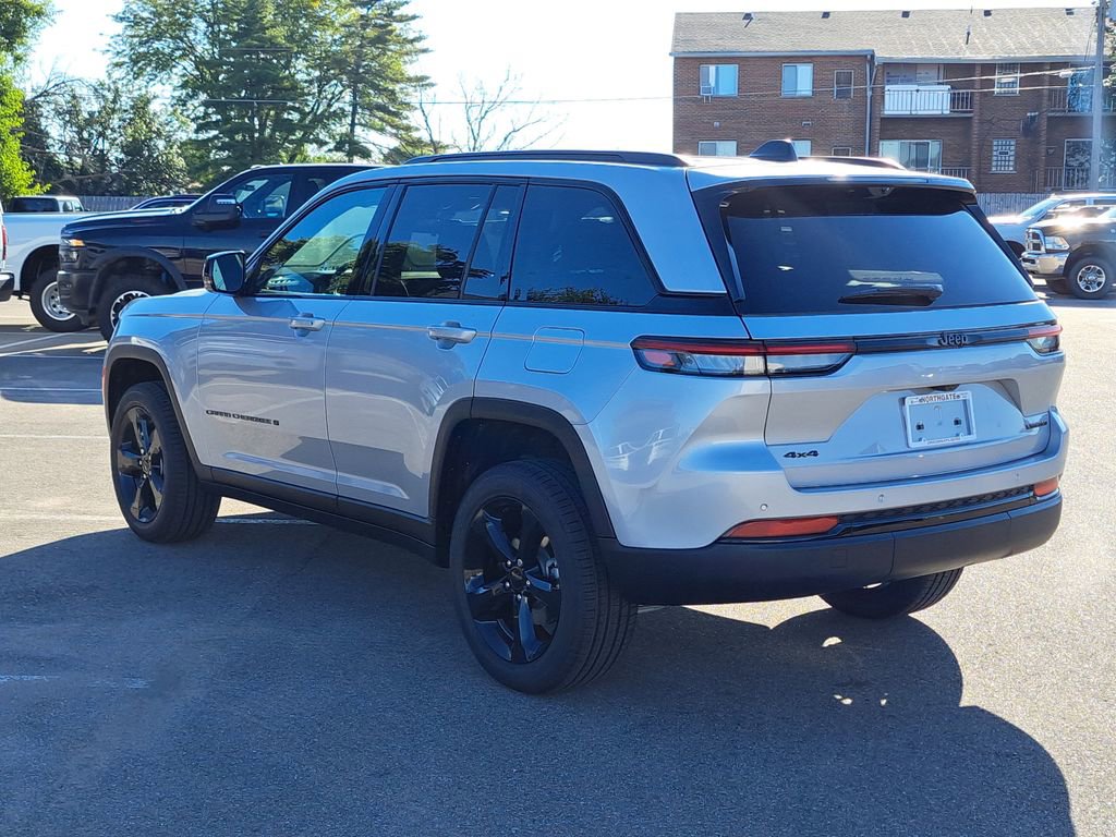 New 2025 Jeep Grand Cherokee Limited w/ Luxury Tech Group II AWD/4WD image 3