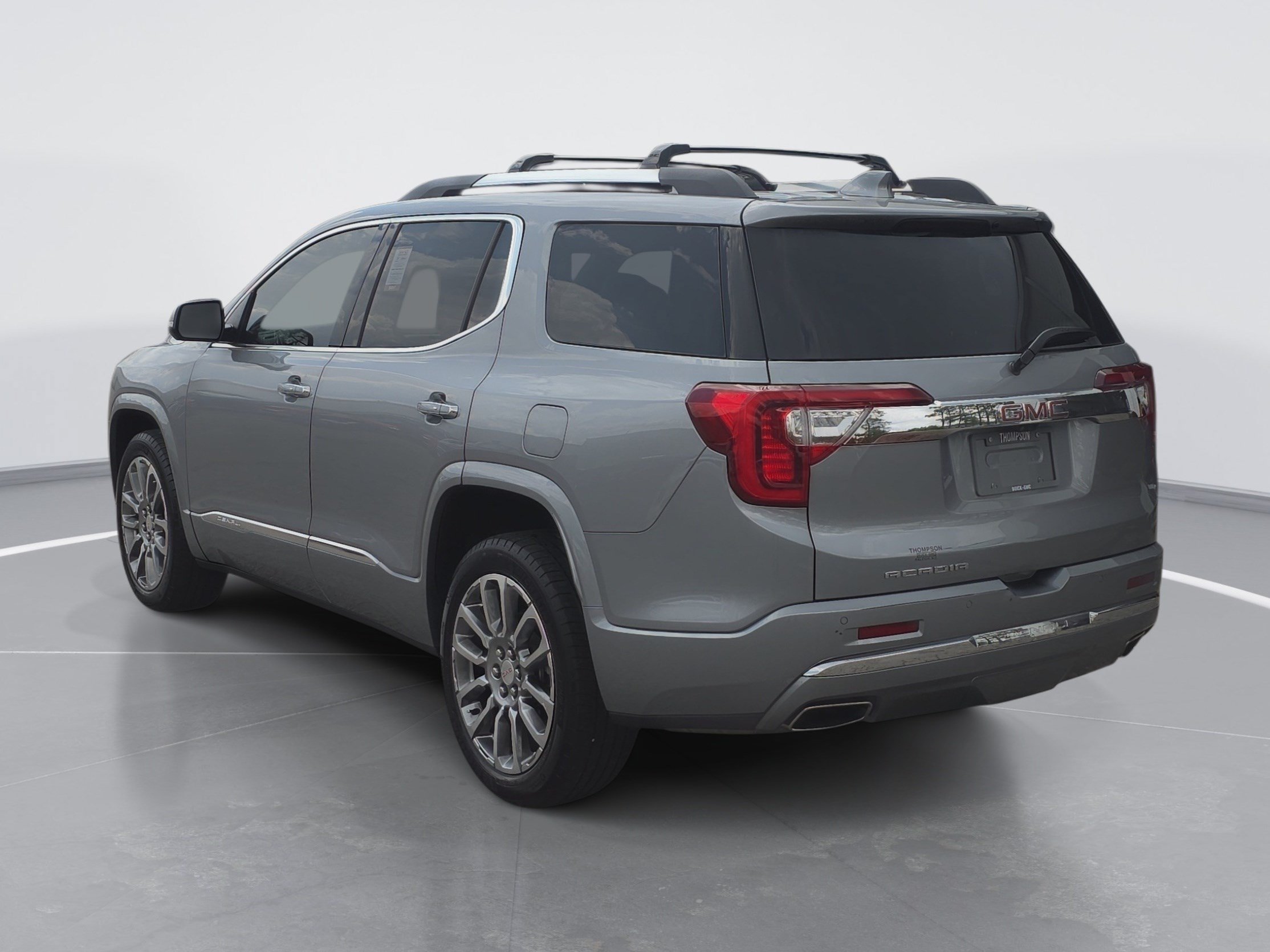 Used 2023 GMC Acadia Denali w/ Denali Ultimate Package FWD image 5