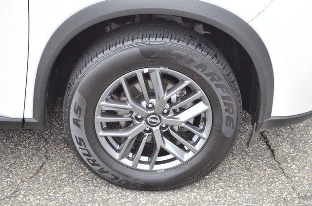 Used 2024 Nissan Rogue S image 10