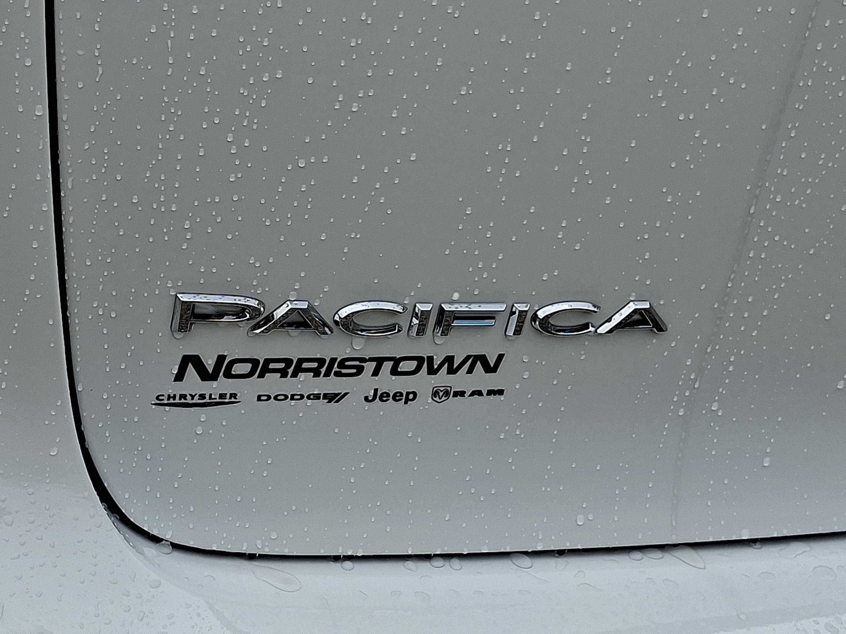 New 2026 Chrysler Pacifica Select image 17
