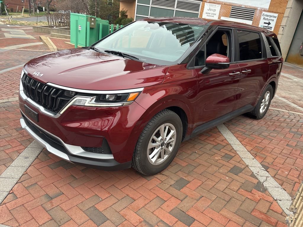 Used 2022 Kia Carnival LX image 3