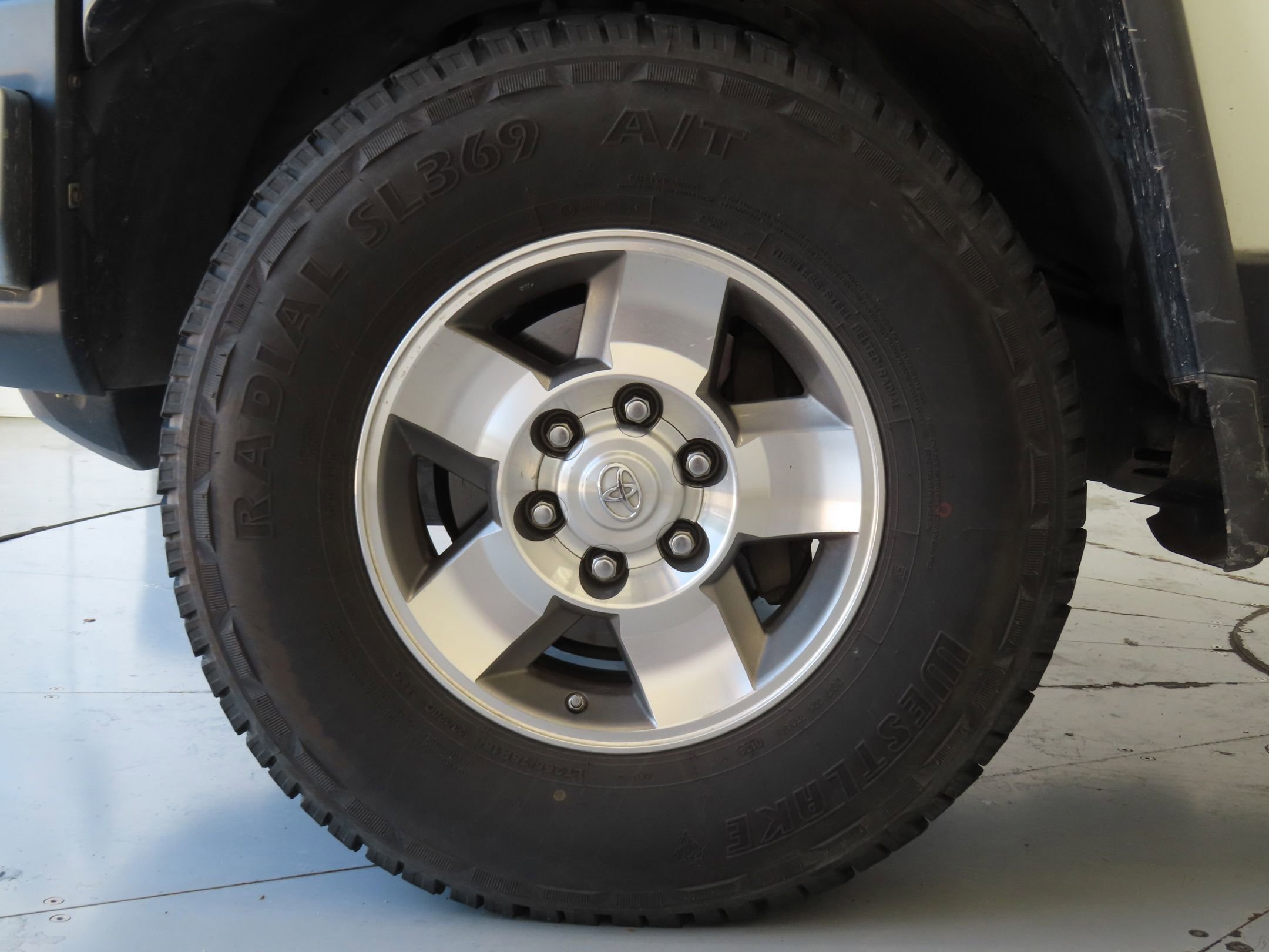 Used 2010 Toyota FJ Cruiser 4WD image 27