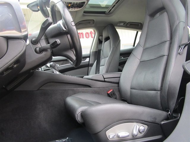 Used 2014 Porsche Panamera S image 17