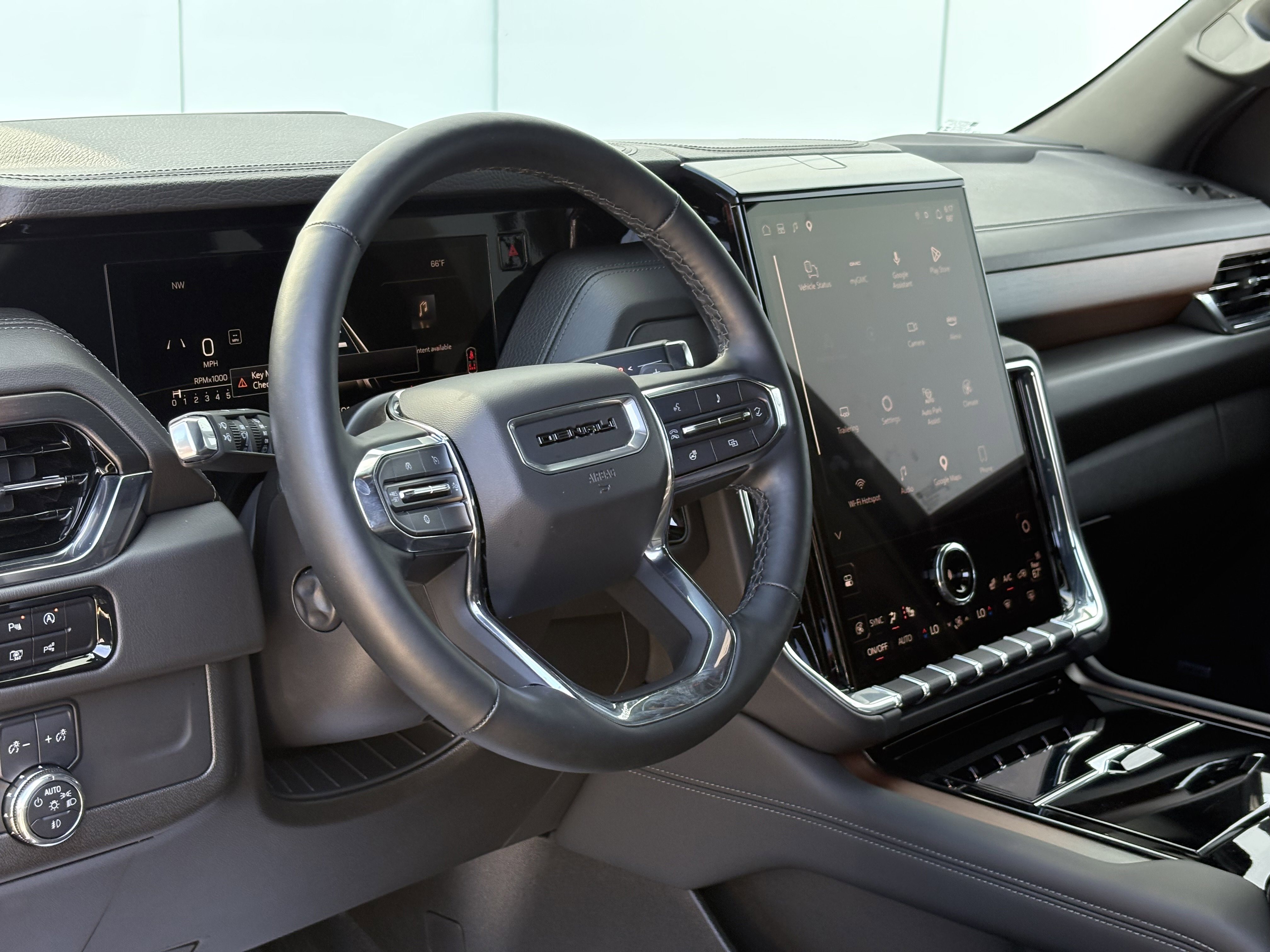Used 2025 GMC Yukon XL Denali AWD/4WD image 16