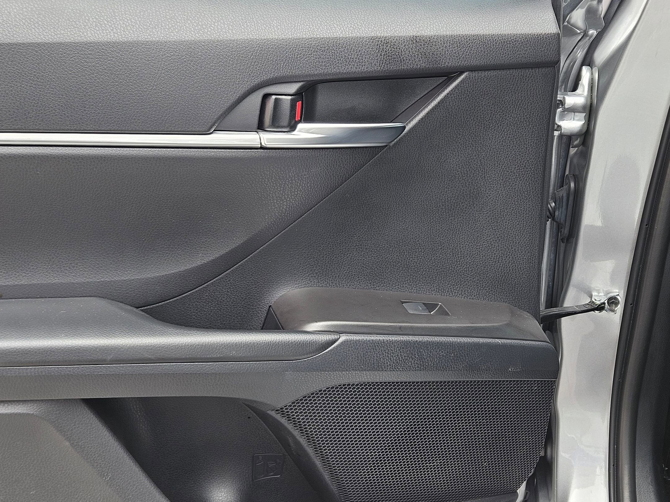 Used 2022 Toyota Camry SE FWD image 22