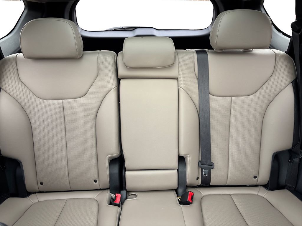 Certified 2023 Hyundai Santa Fe SEL w/ Premium Package image 18