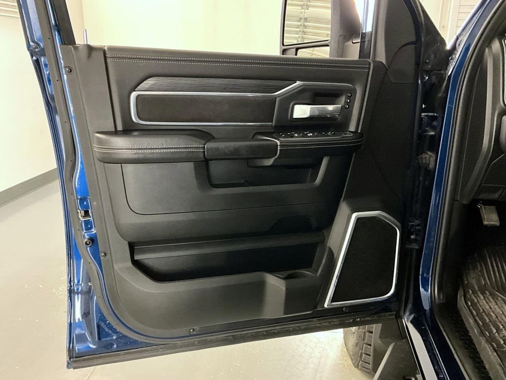 Used 2024 RAM 2500 Laramie w/ Night Edition image 9