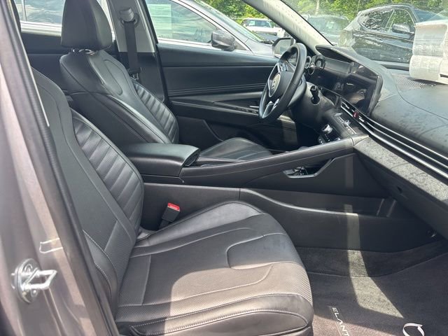 Used 2023 Hyundai Elantra Limited w/ Cargo Package FWD image 10