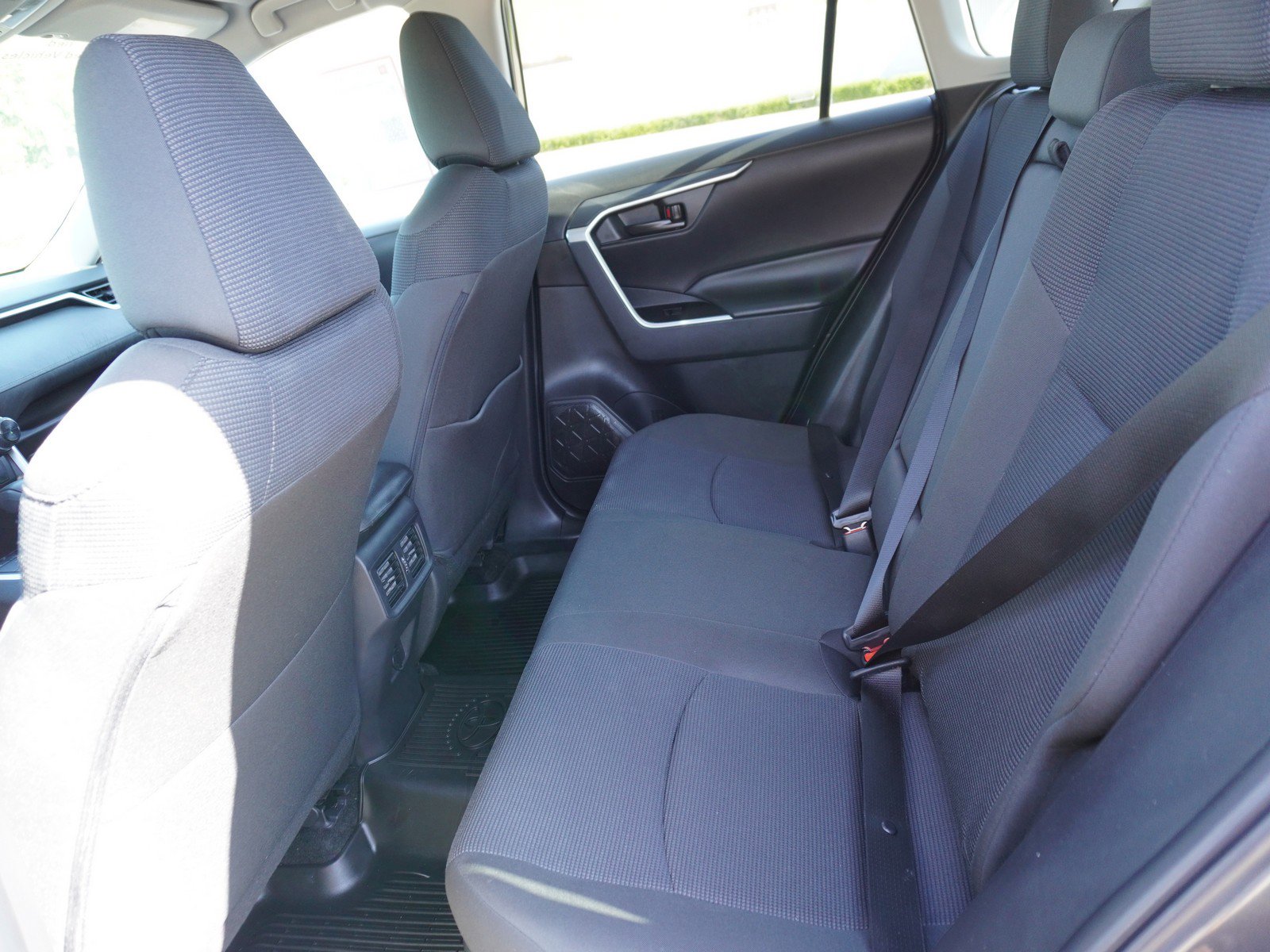 Used 2024 Toyota RAV4 LE AWD/4WD image 14