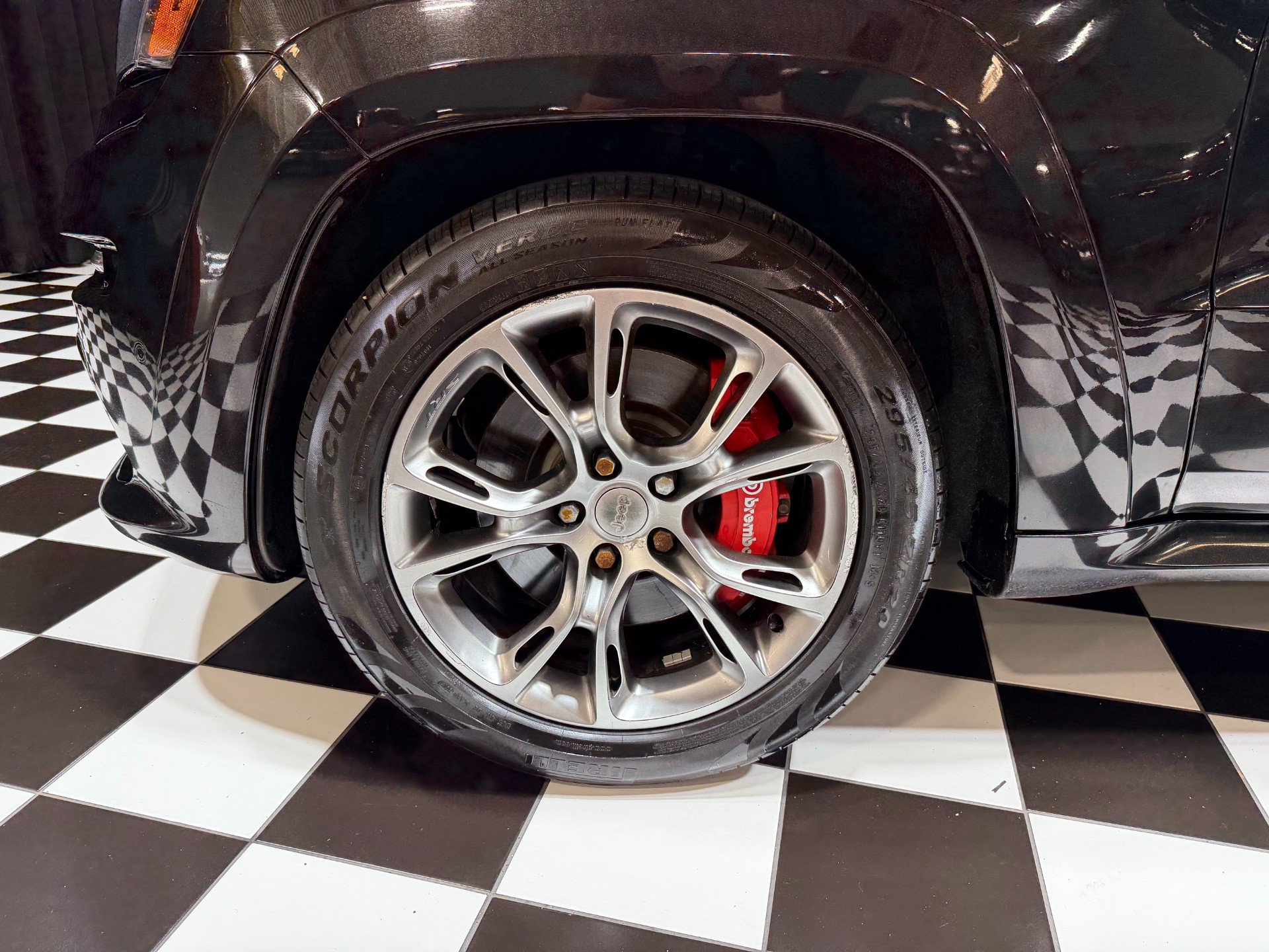Used 2014 Jeep Grand Cherokee SRT8 w/ Luxury Group II AWD/4WD image 32