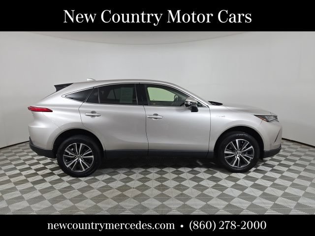 Used 2021 Toyota Venza LE AWD/4WD image 11