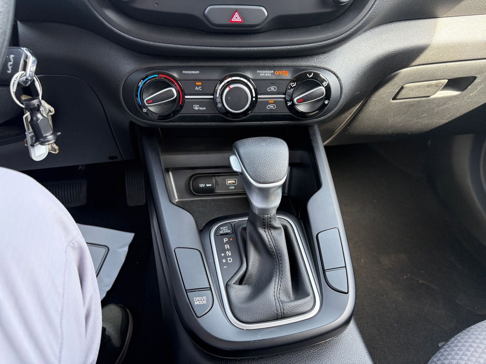 Used 2025 Kia Soul LX w/ LX Technology Package image 3