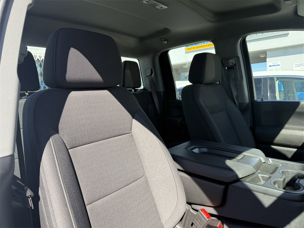 Used 2025 Chevrolet Silverado 2500 W/T w/ WT/CX Safety Package image 4