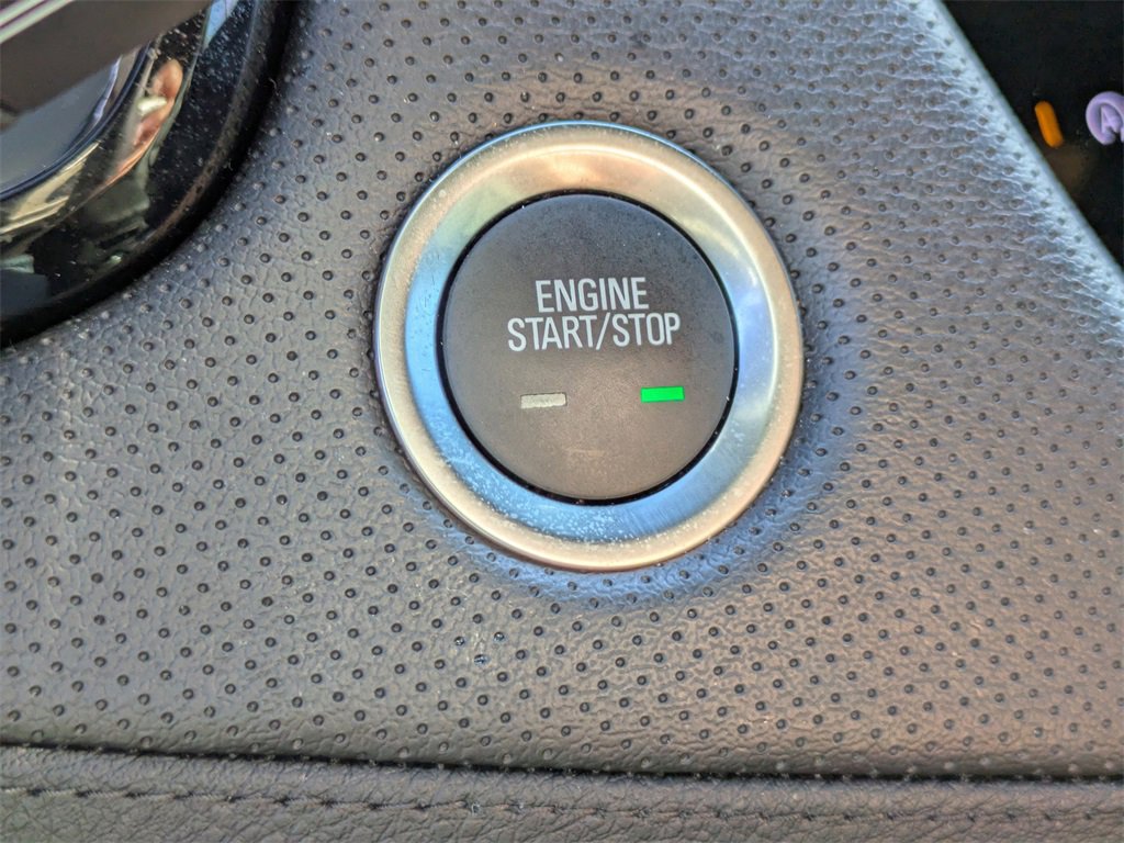 Used 2025 Cadillac XT6 Luxury image 33