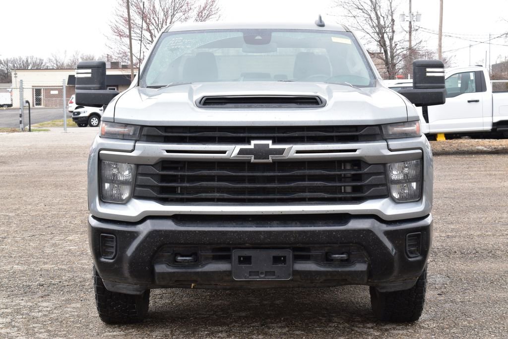 Used 2024 Chevrolet Silverado 2500 Custom w/ Custom Value Package image 2